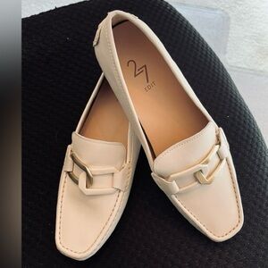 27 Edit Naturalizer Hellen Chain Driving Loafer Sz 8 Satin Pearl Two Tone Buckle